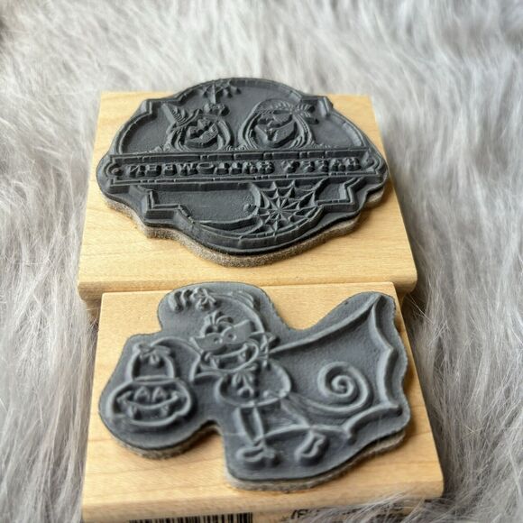 2 Piece Wooden Rubber Stamp Ghost Happy Halloween Vampire Holiday Scrapbooking - Picture 4 of 4
